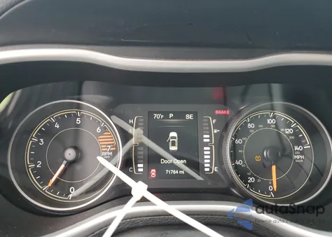 2018 Jeep Cherokee Latitude Plus z USA, uszkodzony, nr VIN 1C4PJLLB6JD597031